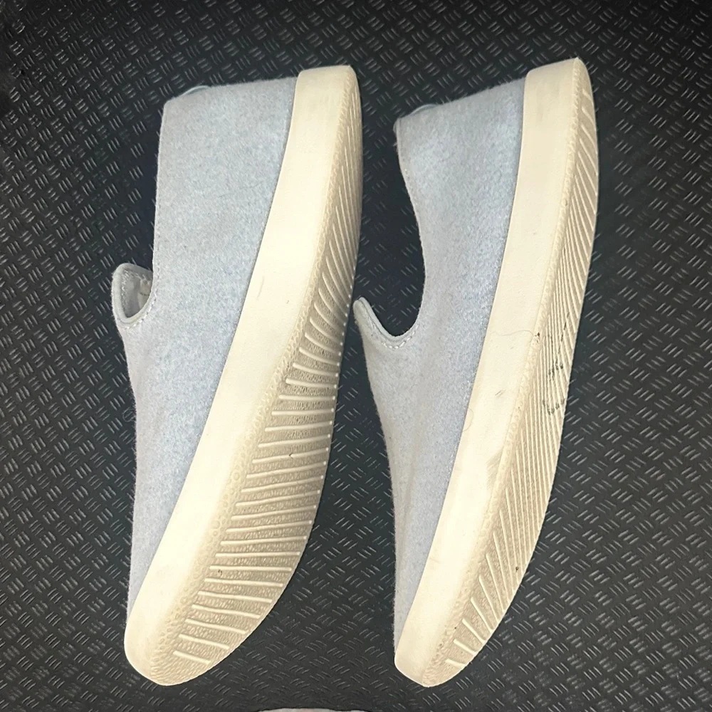 Allbirds Wool Loungers in Light Blue, size 7